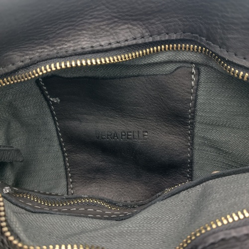 Borsa Nera Pellame lavato in vera pelle morbida effetto vintage misure 26x30x3 cm